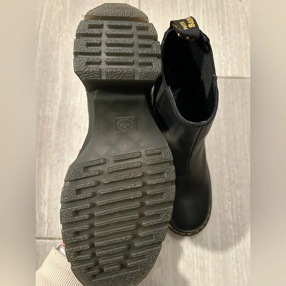 New Dr Marten Spence Heeled Boots - Picture 7 of 9